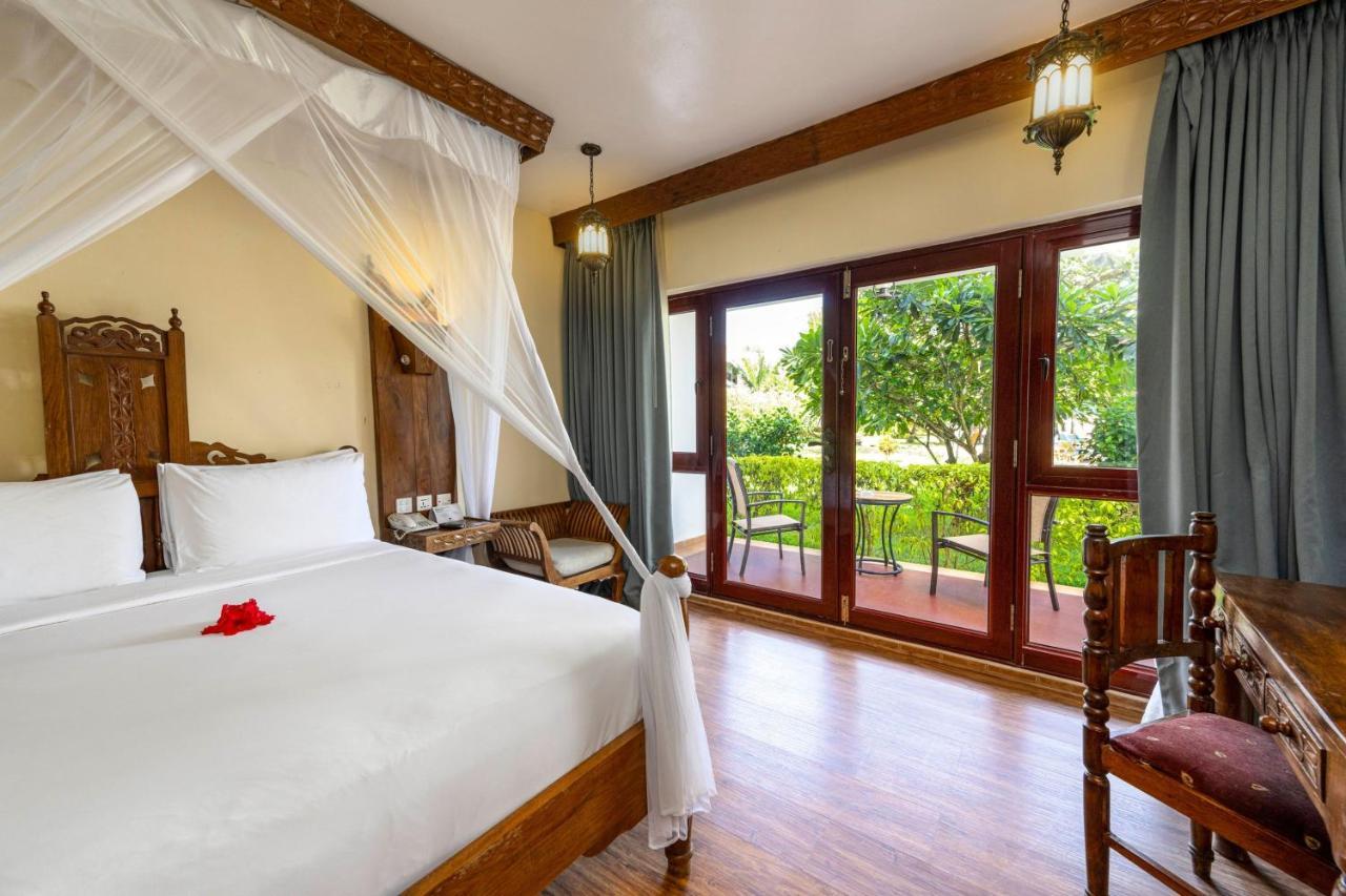 Queen Room with Garden View